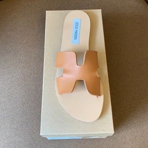 Steve Madden::GREECE::Cognac::BRAND NEW, SIZE 9.5
